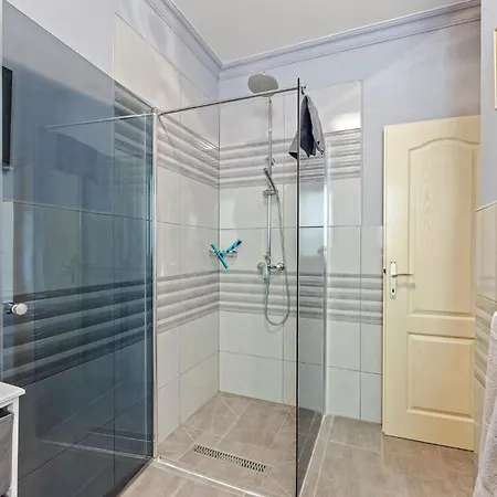 Lady M Appartement Rabac