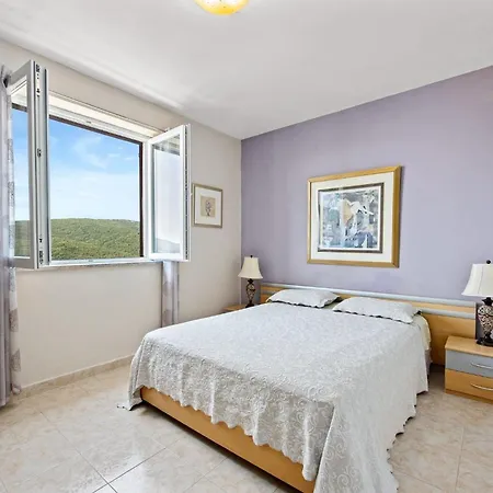 Lady M Apartman Rabac
